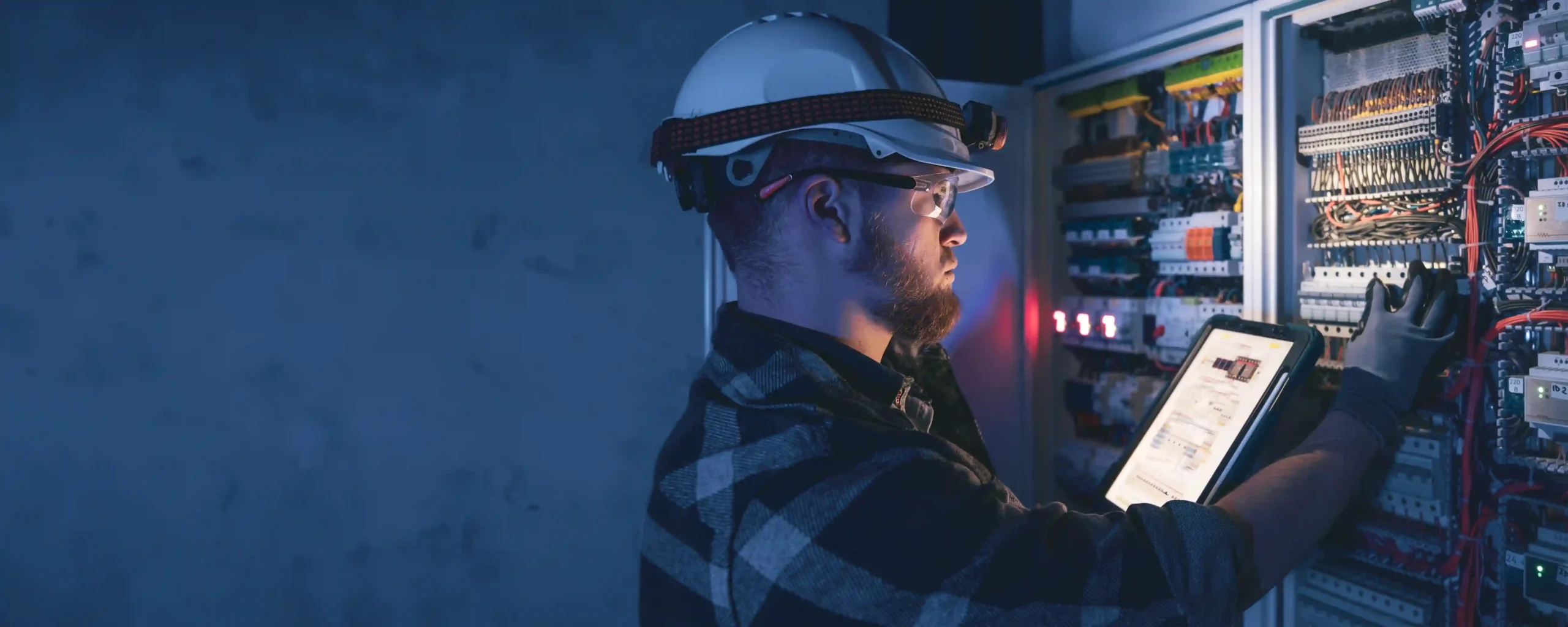 Profissional técnico em ambiente de estudo e trabalho